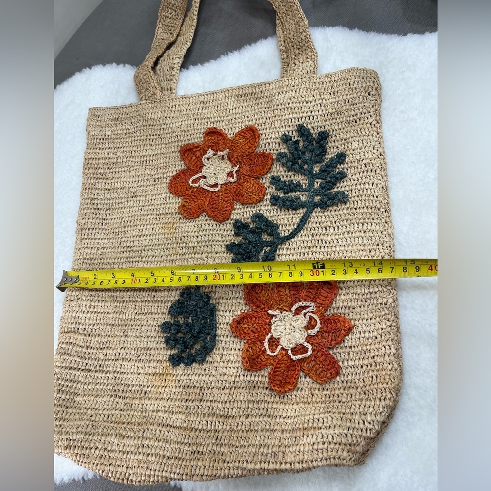 Raffia Crochet Oversized Summer Beach Tote Bag with Floral Design - Picture 11 of 11
